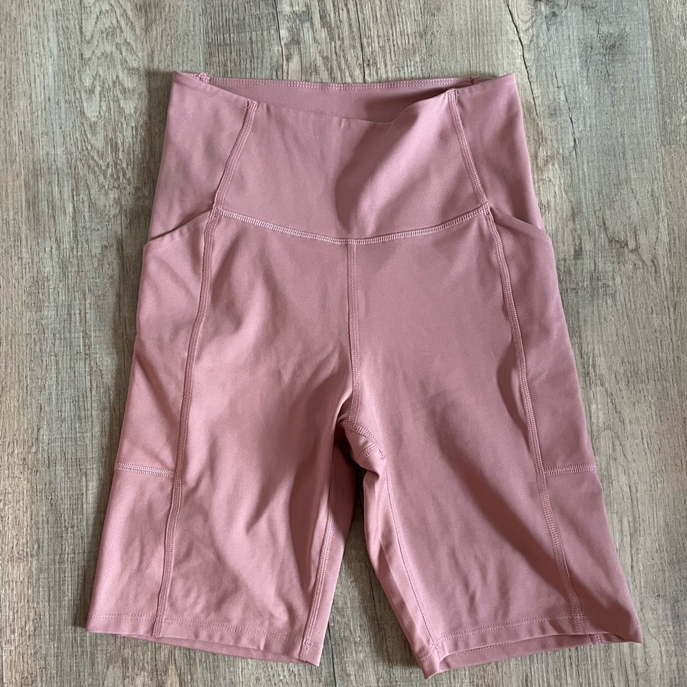 NWT Girlfriend Collective Rosebud Pocket Shorts